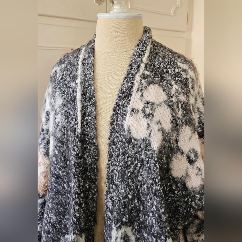 Free People Gather Me Close Cardigan XS Textured Bouclé in Gray, Cream & Tan - Picture 2 of 11